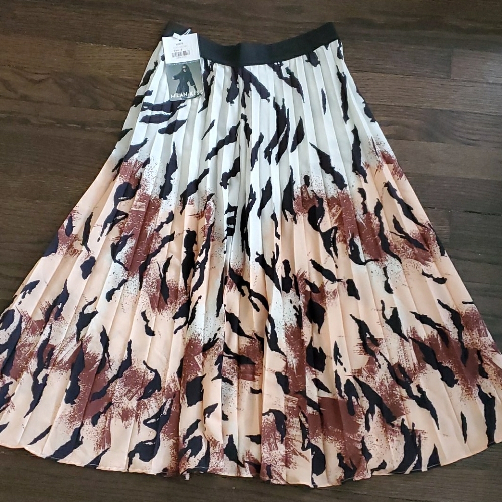 Milan Kiss pleated skirt